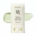 Beauty of Joseon Matte Sun Stick Mugwort + Camellia 18g – White sun stick with mugwort and camellia for matte SPF protection and skin soothing
