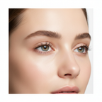 Western woman with clean refreshed eyes after using CLIO Kill Lash Mascara Remover

